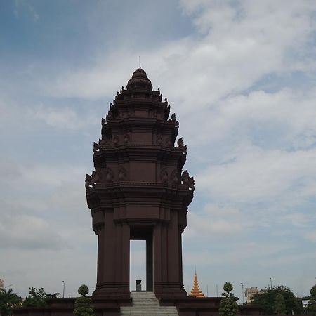 Golden Boat Guesthouse พนมเปญ ภายนอก รูปภาพ