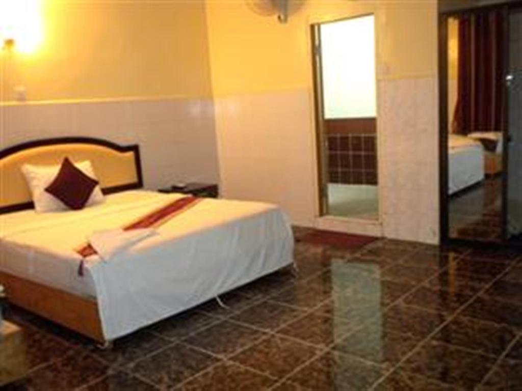 Golden Boat Guesthouse พนมเปญ ภายนอก รูปภาพ