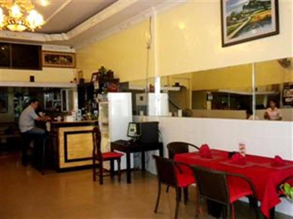 Golden Boat Guesthouse พนมเปญ ภายนอก รูปภาพ